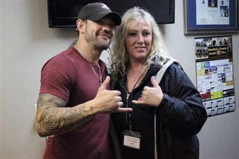 Leland chapman grandchildren  The 47-year-old star was raised in Pampa, Texas - a rural town in the state's panhandle region
